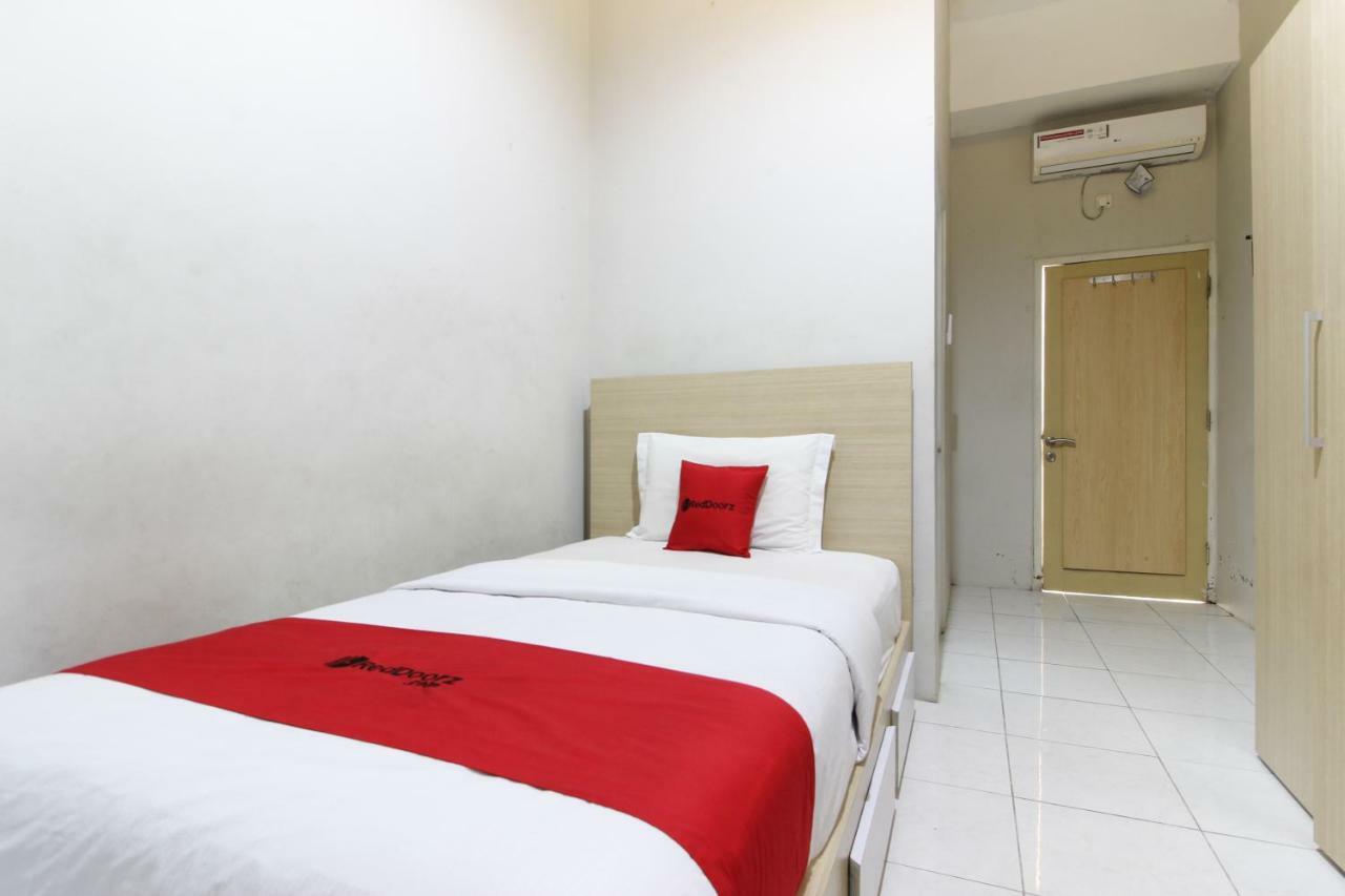 Reddoorz Plus Near Upn Jogjakarta 2 Maguwo Extérieur photo