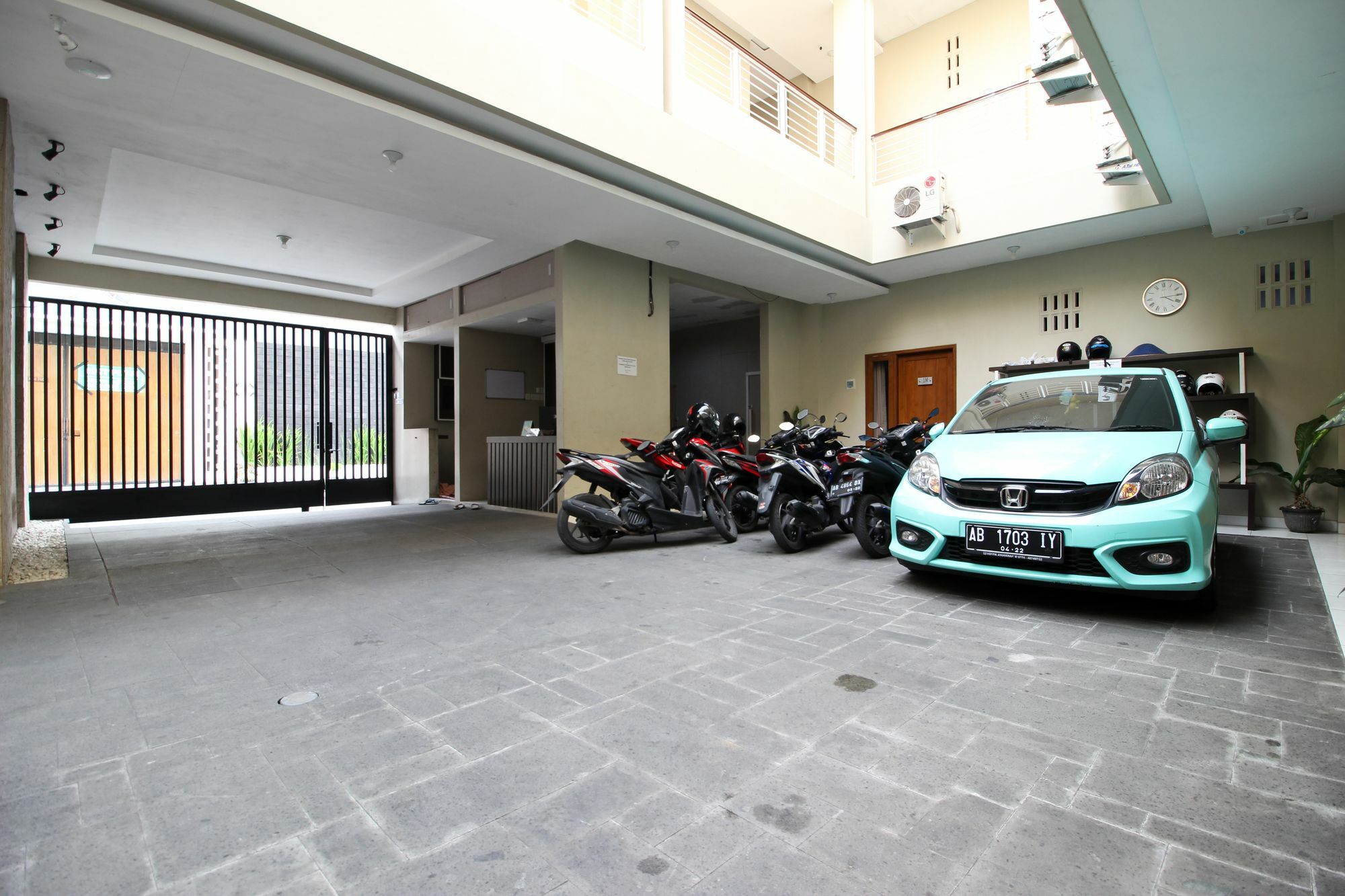 Reddoorz Plus Near Upn Jogjakarta 2 Maguwo Extérieur photo